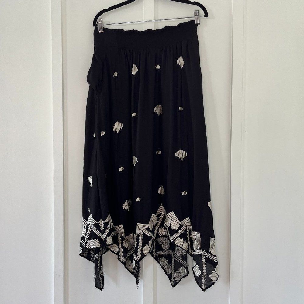 ANTHROPOLOGIE Floreat Black Embroidered INSIGNIA Skirt Size 6